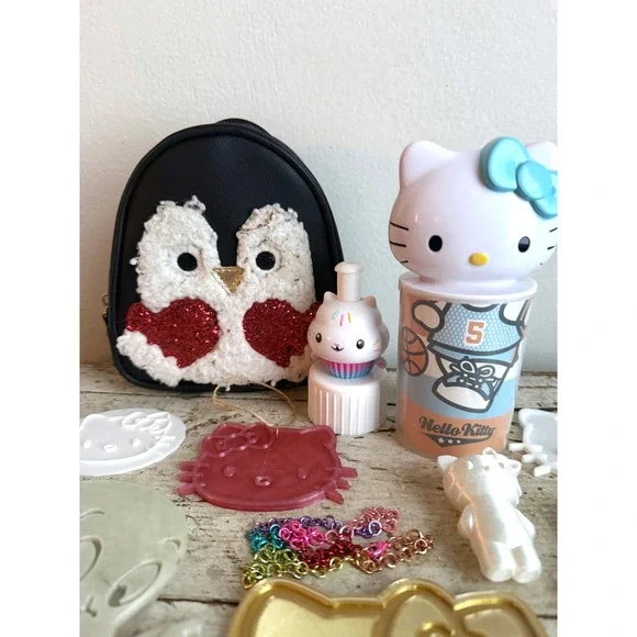 Hello Kitty Sanrio Mixed Bundle 3D Printed Plaques Mini Backpack - Picture 5 of 8